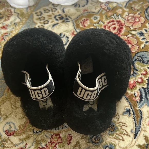 Ugg - Picture 3 of 4